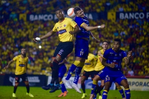 Elegancia para el cuadro Celeste y Blanco (OFICIAL)