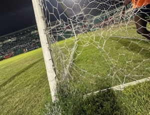 ESCÁNDALO EN LA SEGUNDA CATEGORÍA: Liga de Portoviejo GANA con GOL FANTASMA ¡Todo por una MALLA ROTA!