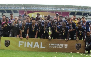 Independiente del Valle le pone cuatro cerezas a una torta suculenta