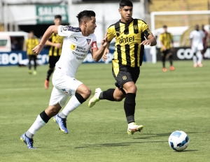 ¡LDU se perdió un penal y cayó con uno menos ante Peñarol en la Libertadores Sub 20! (RESUMEN)
