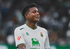 ¡Racing de Santander puntero del ascenso en España con Jeremy Arévalo siendo importante!