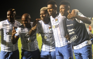 ¡Penal anotado por Gabriel Cortez hace que 9 de Octubre siga creyendo en no irse a la B! (RESUMEN)