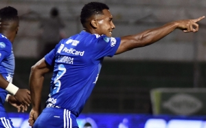 ¡Emelec se niega a rendirse y remonta en Portoviejo acortando la distancia con Aucas! (RESUMEN)