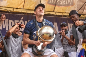 ¡La Copa no se mueve de manos del Matagigantes! (DOCUMENTO)