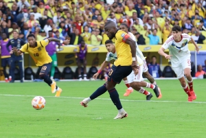 ¡Énner Valencia se confiesa sobre Beccacece y cuenta cómo tomó el grupo el CASO DARWIN GUAGUA!