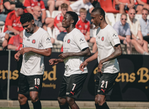 ¡Y DIO UNA ASISTENCIA! Denil Castillo fue el único ecuatoriano que sobrevivió en la Europa League con Midtjylland