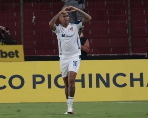 Liga se lame las heridas coperas con Factor H y venciendo a la Universidad Católica en el hexagonal