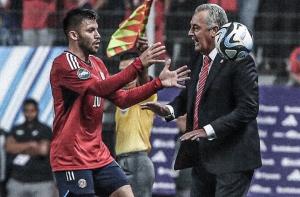 Entre discursos y decepciones: Chilavert CARGA FUERTE contra Gustavo Alfaro por su paso en Paraguay