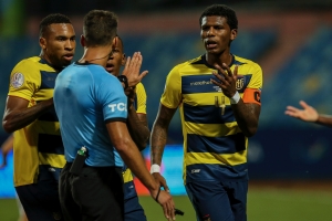 En la Copa Ecuador se suman al respaldo para Robert Arboleda (FOTO)