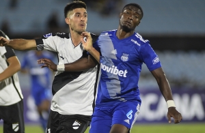 Emelec con la ofensiva de gala en procura de la vida internacional