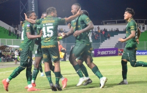 ¡Golpe por golpe soñando con llegar a Primera! (RESUMEN)