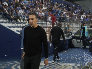 Oxígeno en casa para Tito: La directiva de Emelec respalda a Vicente Sánchez como entrenador