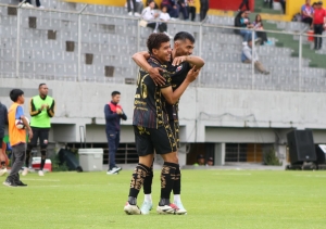 ¡INVICTOS Y ENCENDIDOS! Deportivo Quito suma otra victoria y su hinchada ya empieza a soñar en grande