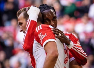 Inglaterra mantiene una racha perfecta en su grupo