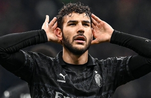 AC Milán lucha por cerrar dentro del top 3 el torneo