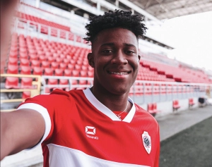Ecuatoriano del que nadie hablaba, pasa de la tercera de Croacia al Royal Antwerp