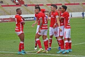 Fernando Guerrero sigue intratable con la casaca de Cienciano (VIDEO)