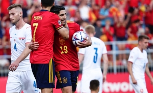 España se toma el liderato de su grupo (VIDEO)