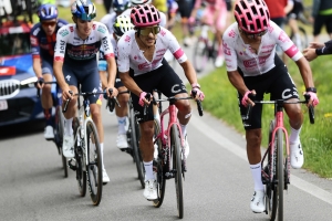 ¡LA LOCOMOTORA NO FRENA! Richard Carapaz escala al segundo lugar y se mete de lleno en la pelea por el Giro D’ Italia