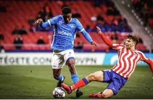 Jong Genk le dio otro puñado de minutos valiosos a Alfred Caicedo