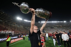 Filipe Luis-Palmeiras-Flamengo-Copa Libertadores-2025-final