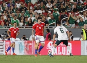 Trifulca entre hinchas de México y Chile le da la vuelta al mundo tras amistoso en USA