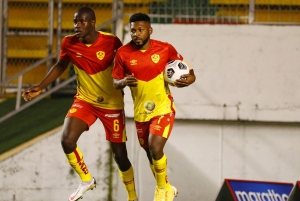 Listos para saltar a la cancha (FOTO)