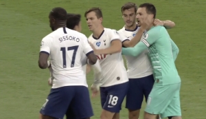 ¡Y con pelea entre Son y Lloris! (VIDEO)