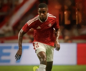 ¡VOLVIÓ A SER PROTAGONISTA! Félix Torres reapareció con victoria en Corinthians