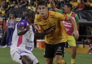 “Árbitros parcializados con BSC...¡Codazo y sacan una tibia amarilla!