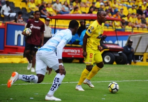 ¿Perjudicaron con el arbitraje al Ídolo? (VIDEO)