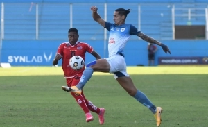 Antes de que el reloj marque el fin del mercado, Ángel Ledesma firma su regreso al Manta FC por la salvación