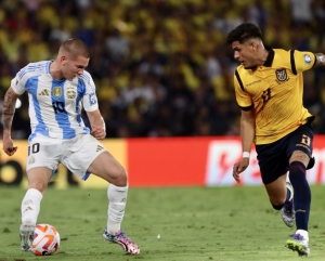 ESTO ES ECUADOR… ¡Piero Hincapié lo TUVO DE HIJO a Mastantuono en el estadio Monumental!