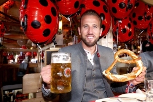 Harry Kane-fc-bayern-munchen-oktoberfest-2023