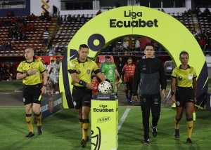 Deportivo Cuenca incendia la CNA y le exige explicaciones a Néstor Pitana por los repetidos fallos arbitrales