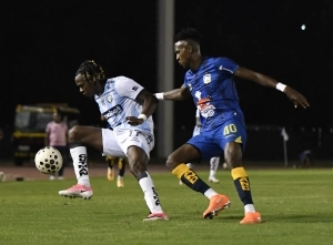 Un gol agónico de Anderson Naula salva a Guayaquil City y acabó con Delfín sobre la hora