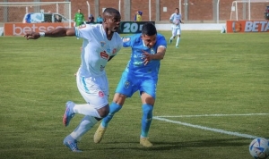 Goleó el Club de Célico con uno de sus Ecuatorianos fallando un Penal