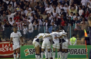 Apareció la Mística del Rey: ¡Épica remontada de LDU cumplidos los 90!