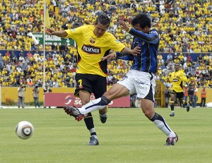 “Tuve que jugar quince minutos con una funda de orina en las piernas” (VIDEO)