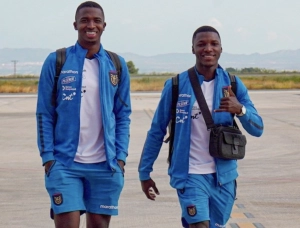 Moises Caicedo y Willian Pacho
