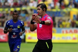 Arbitro Roddy Zambrano