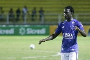 Luis Caicedo I 6