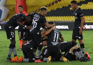 ¡Goleó el Ídolo para igualar en puntaje y gol de diferencia al Bombillo! (RESUMEN)