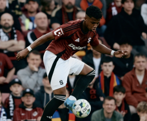 ¡Nuevo gol de John Mercado! El Sparta Praga sigue aprovechando el talento del ecuatoriano para seguir adelante