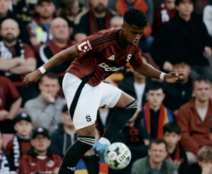 ¡Nuevo gol de John Mercado! El Sparta Praga sigue aprovechando el talento del ecuatoriano para seguir adelante