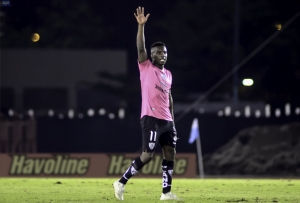 “Me pareció la más impresionante la hinchada de Emelec” (ENTREVISTA)