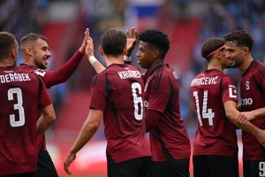 ¡IMPARABLE Y DECISIVO! John Mercado vuelve a ser figura del Sparta Praga y YA MARCA JORNADA TRAS JORNADA