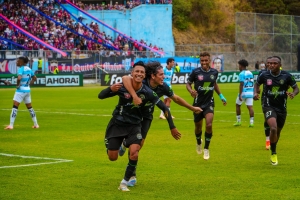 ¡Denuncia formal! Deportivo Quito expone al Inter de Quito ante la FEF y la FIFA por su vínculo con casa de apuestas