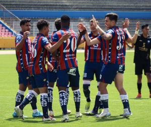 ¡ARDE EL INFIERNO DEL FÚTBOL ECUATORIANO! El Ascenso Nacional ya tiene sólo 16 clubes con vida