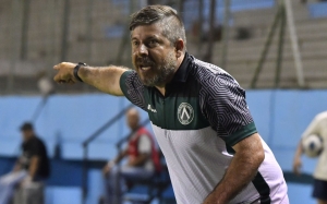 Frenazo, sacudón y una dura decisión en el América de Quito